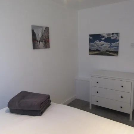 No 6 At 19 Ivanhoe - Large 2 Bed Near Sefton Park And Lark Lane Daire *