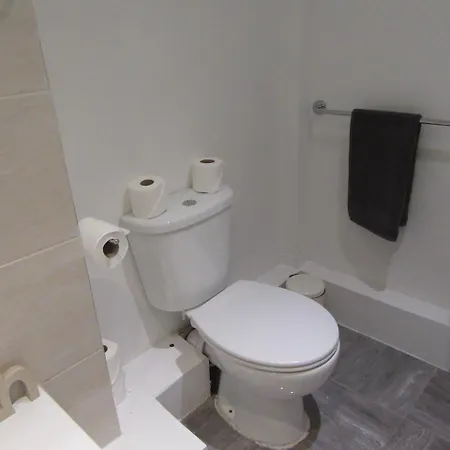 No 6 At 19 Ivanhoe - Large 2 Bed Near Sefton Park And Lark Lane Liverpool