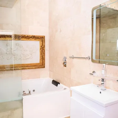 Signature Living Bold Street