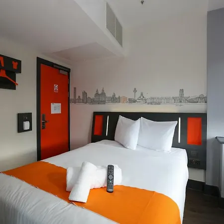 Easyhotel 3*