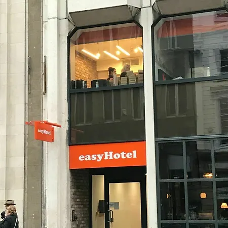 Easyhotel