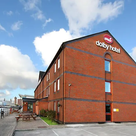 Отель The Dolby - Free Centre Parking 3*