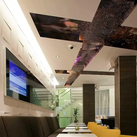 Novotel Centre Hotel 4*