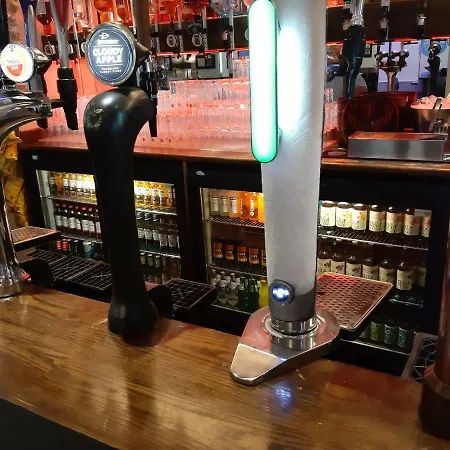 Hanover & Mccartney's Bar 2*
