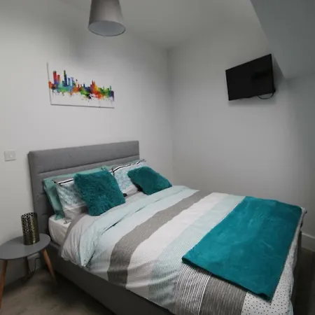 Appartamento 2 Serviced In Childwall-south - Each Sleeps 6