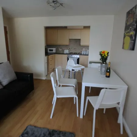 2 Bedroom Apartment *