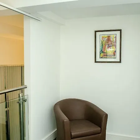 New York Loft Style Serviced In Centre Apartment Liverpool