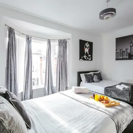 Langton House Apartment