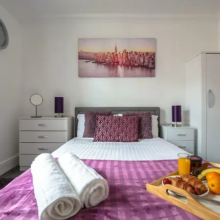 Langton House Apartment *
