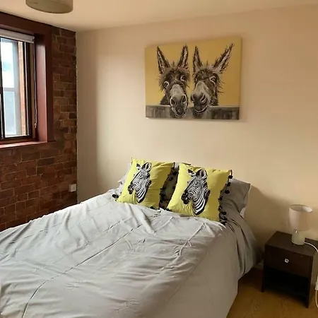 2 Bed Duplex Penthouse By Mathew Street Sleeps 6 *