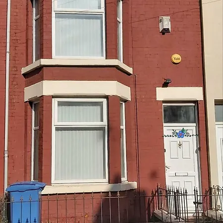 Bright, Comfortable Home, Convenient For Centre Holiday home Liverpool