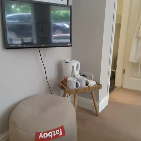 Fabulous Double Ensuite In Sefton Park Lark Lane Homestay Liverpool