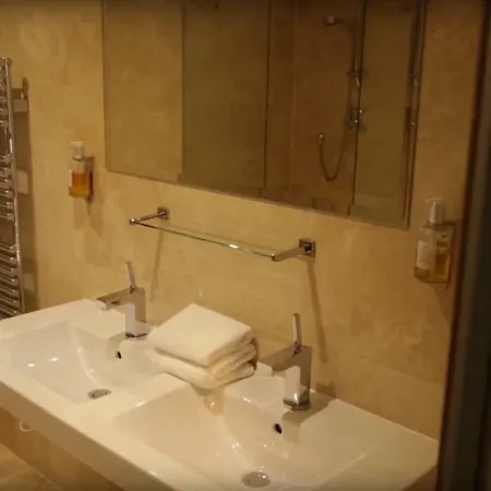 Signature Living Ливерпуль
