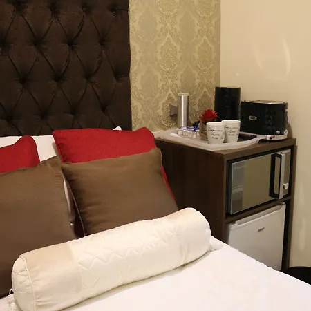 Trivelles Anfield Hotel