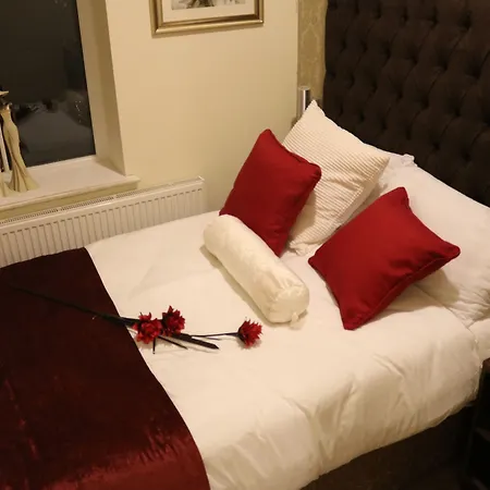 Trivelles Anfield Hotel Litherland