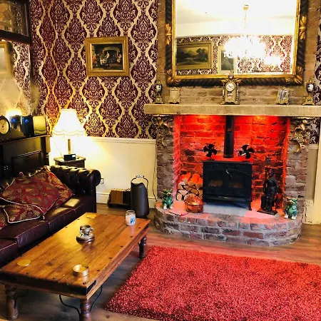 Gasthof Castle 86-88 Sheil Rd L6 3af 3*
