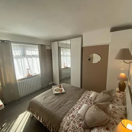 Hébergement de vacances Luxury 5* With Secret Garden And Free Parking Liverpool