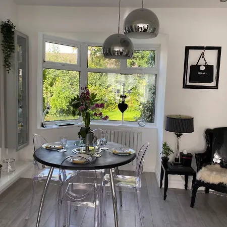 Luxury 5* With Secret Garden And Free Parking * Liverpool