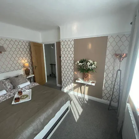 Luxury 5* With Secret Garden And Free Parking Hébergement de vacances Liverpool