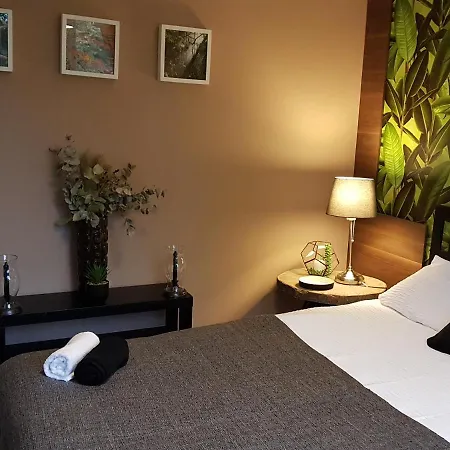 Luxury 5* With Secret Garden And Free Parking Hébergement de vacances *