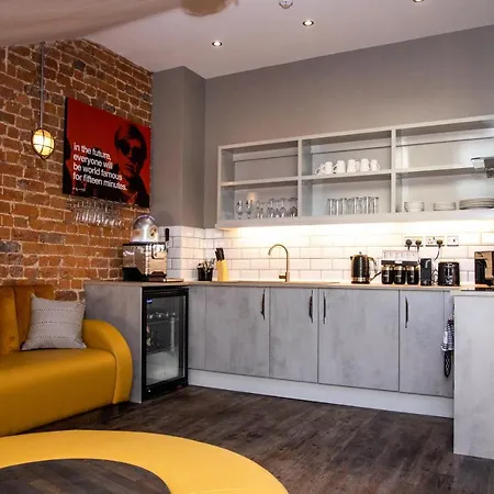 York Street Apartment *