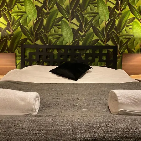 Luxury 5* With Secret Garden And Free Parking Holiday home *
