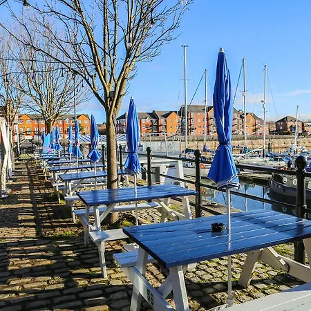 The Boat 5* Liverpool