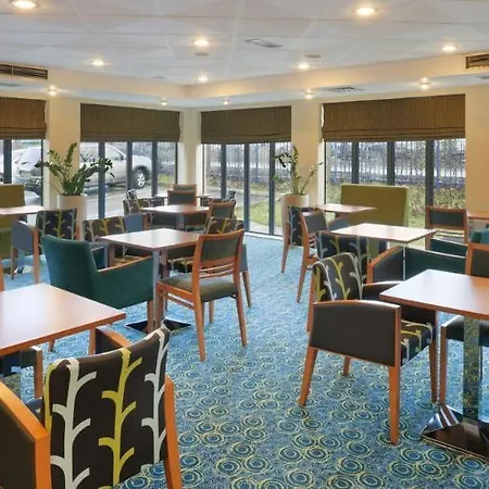 & Lounge 3* Knowsley