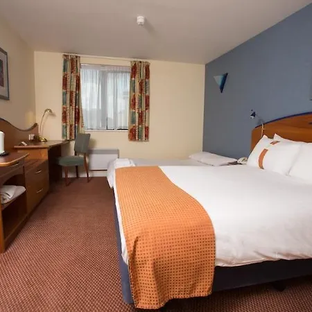 Hotel & Lounge