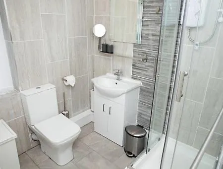 Sybil Townhouse Anfield Sleeps 15 Liverpool