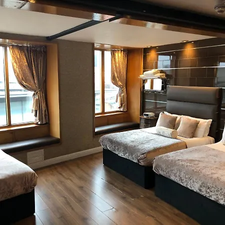Signature Living Отель 4*