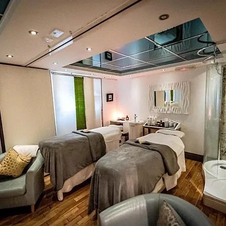 Hillbark & Hotel Wirral