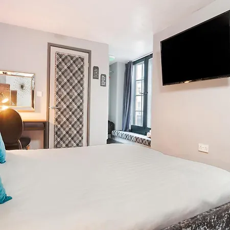 Oyo Grand 3*