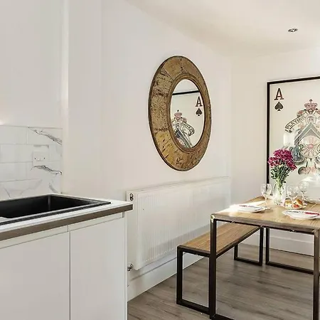 Host & - Slater Street * Ливерпуль