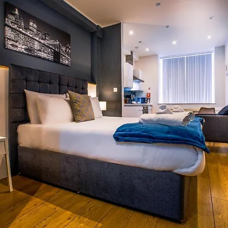 Citystop - Wood Street Aparthotel 4*