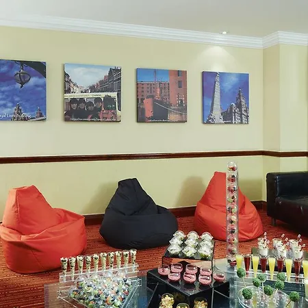 Отель Delta By Marriott Centre 4*