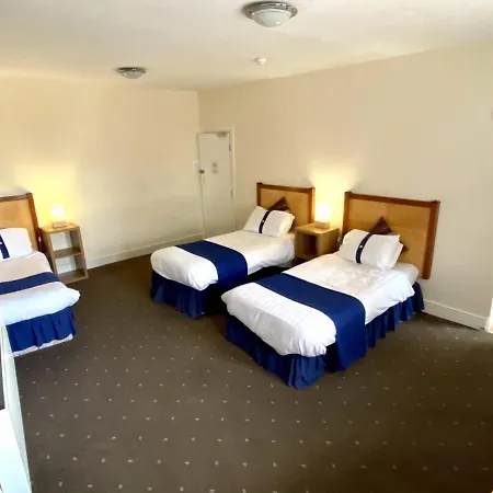 Stalbridge 3* Liverpool