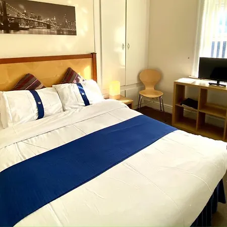 Stalbridge 3* Liverpool