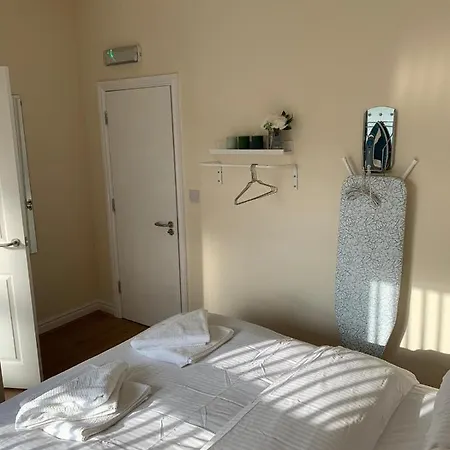 Smeaton Serviced 3*
