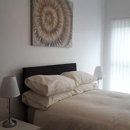 Lynn's Apartment *