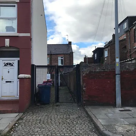 - Lawrence Road Bb1 Apartment