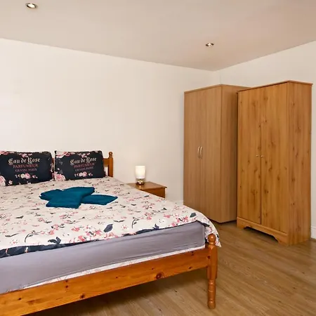 - Lawrence Road Bb1 Liverpool