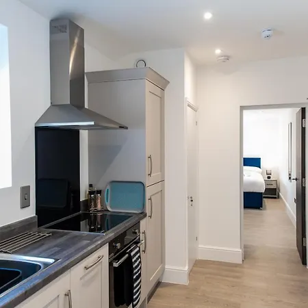 16 Queen Avenue Collection By Happy Days Apartamento