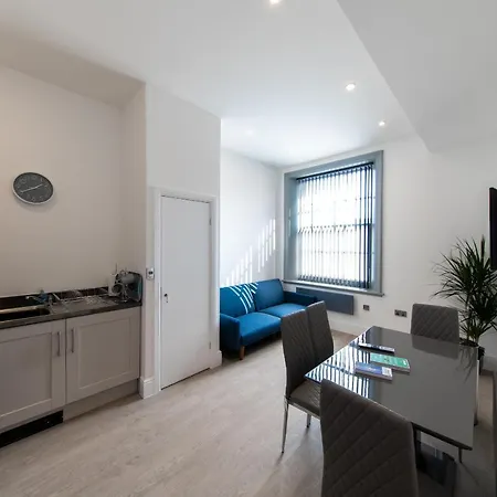16 Queen Avenue Collection By Happy Days Apartamento