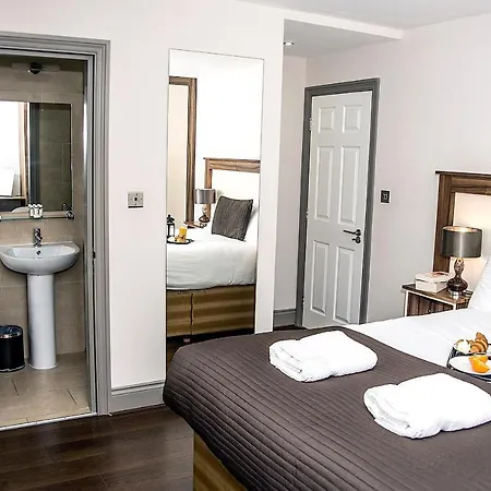 Base Serviced - Sir Thomas Street * Ливерпуль