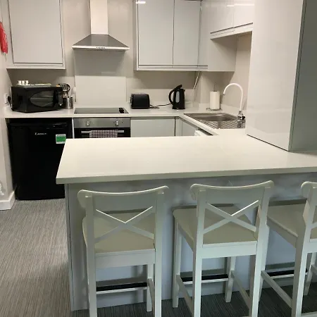 Mays - 102 Mill Street, Free Parking, 2 Minute Walk To Baltic Market And Centre - Sleep 1-10 Guests Liverpool