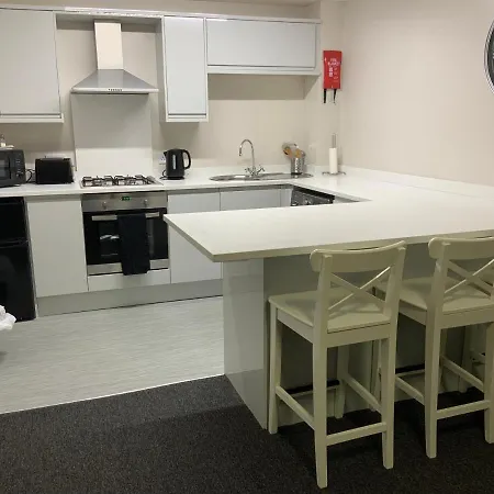 Apart Otel Mays - 102 Mill Street, Free Parking, 2 Minute Walk To Baltic Market And Centre - Sleep 1-10 Guests Liverpool