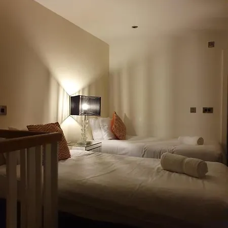 Liverpool Party Pads - Infinity Apartments * Liverpool
