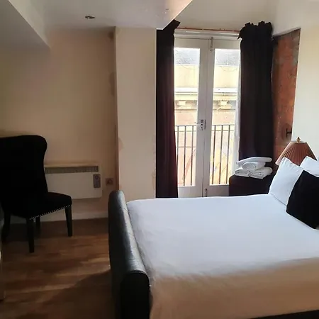 Liverpool Party Pads - Infinity Apartments *