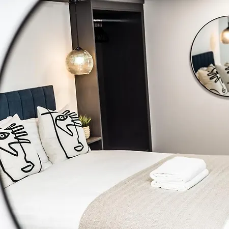 Host & - The Seel Street Townhouse *